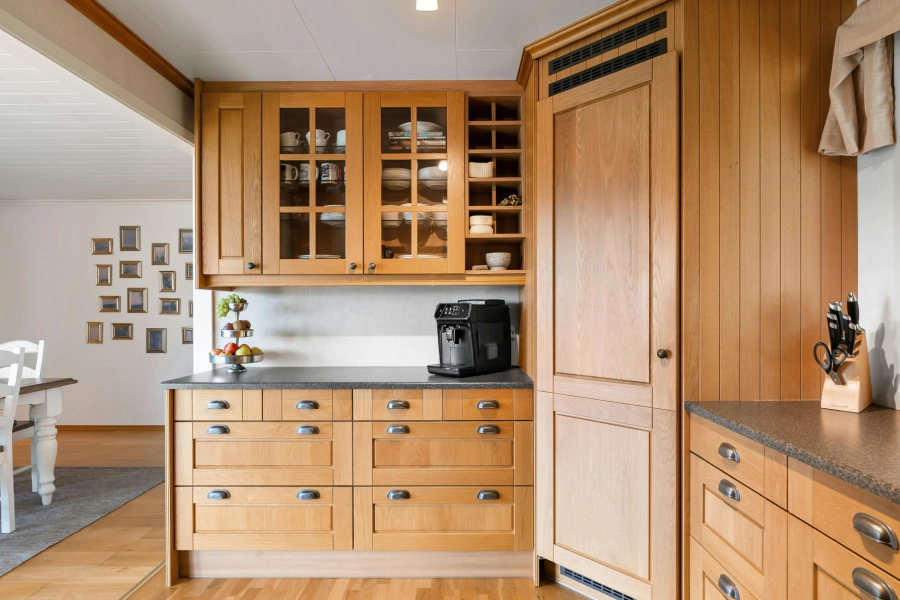 white oak cabinets